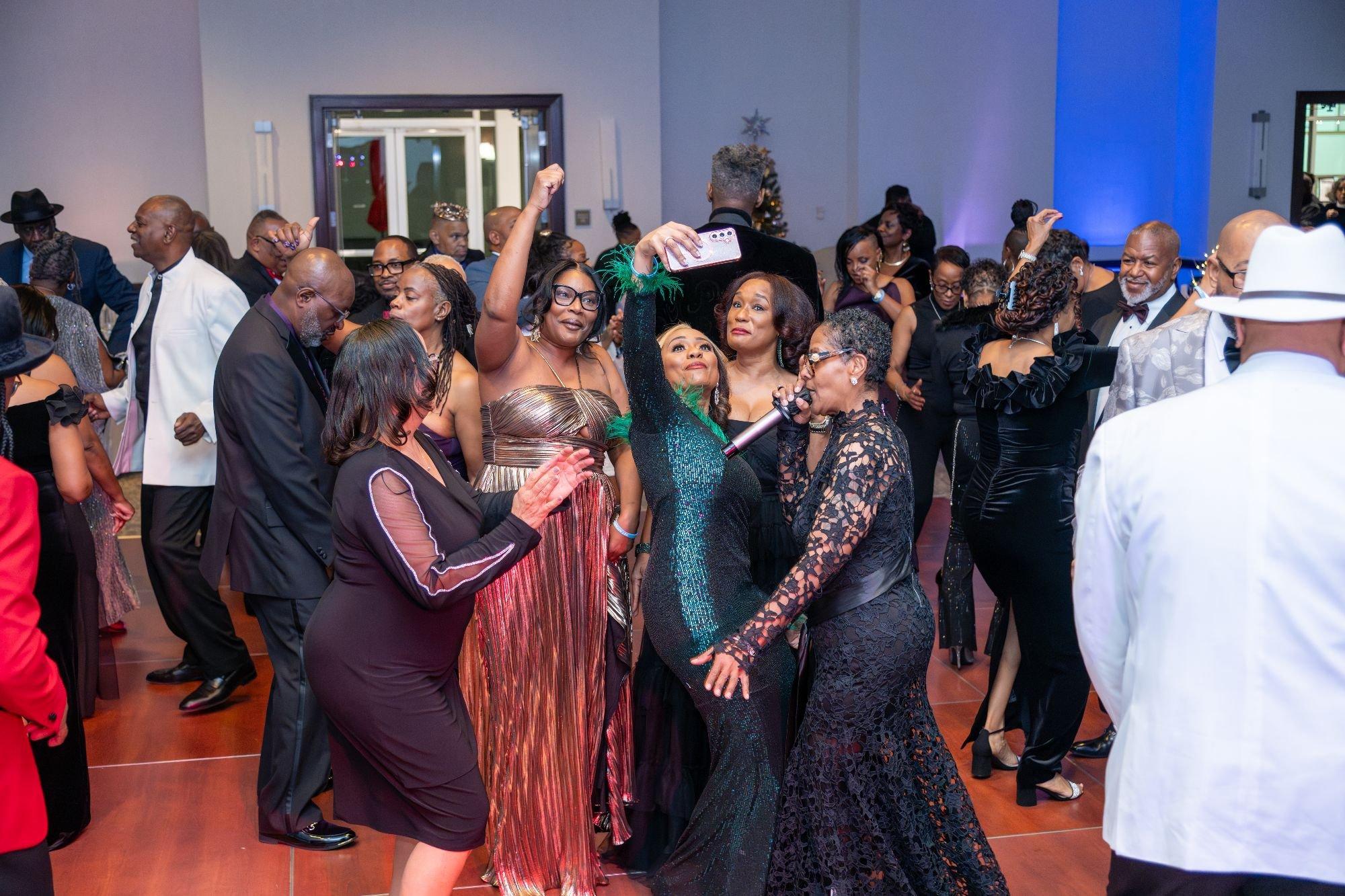 carousel-hero-element image-4