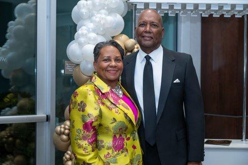 mobile - carousel-hero-element image-5